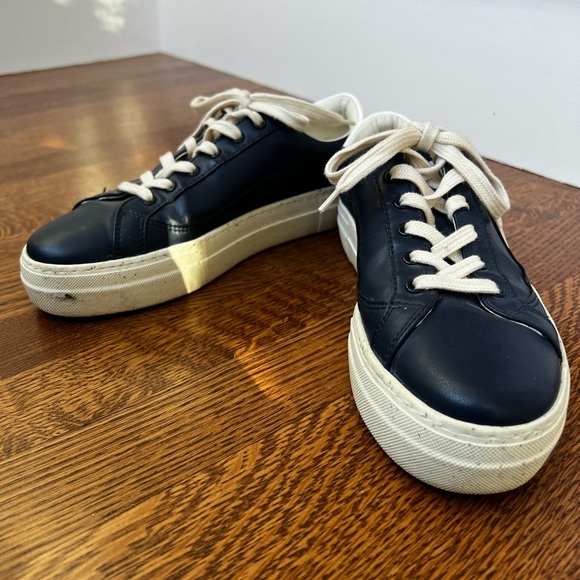 SOLUDOS YEBO Vegan Leather Blue Shoes‎ Comfort Sneakers Classic Casual 7.5 - Picture 1 of 10